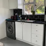 Bird Song Cottage - Table View